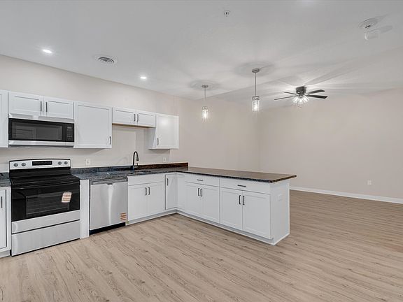 4th image of 400 N Main St Ste 203
