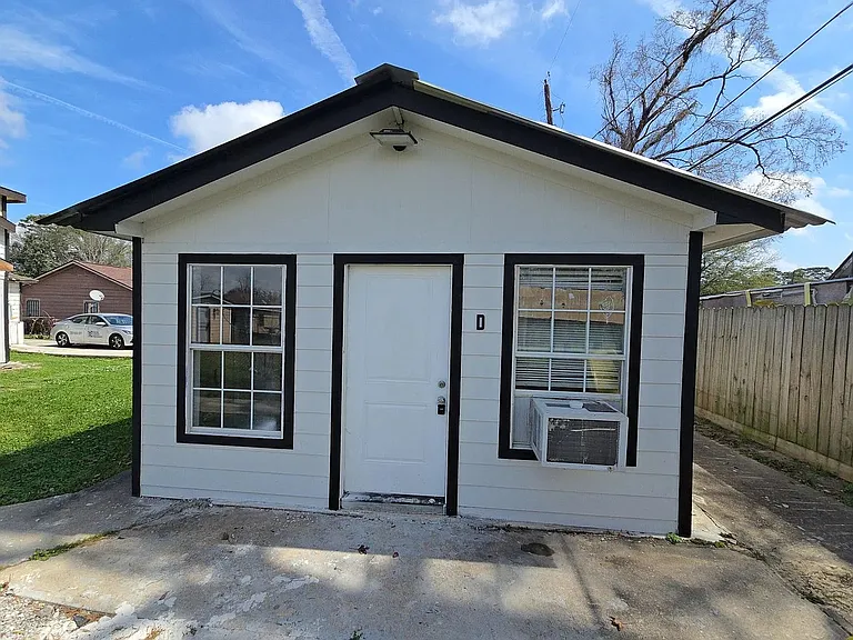 9010 Linda Vista Rd #D — Photo 13