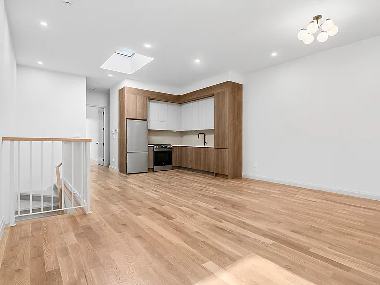 239 Kingston Ave #3 — Photo 7