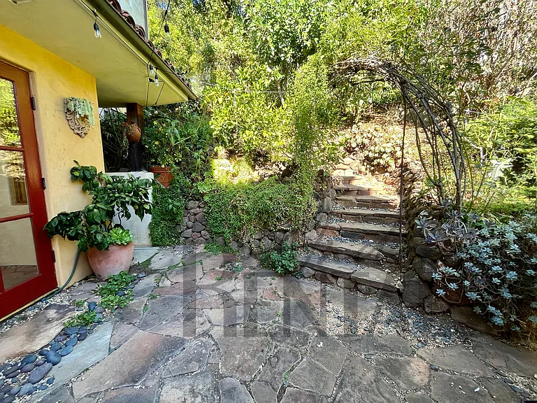 111 El Camino Real — Photo 55