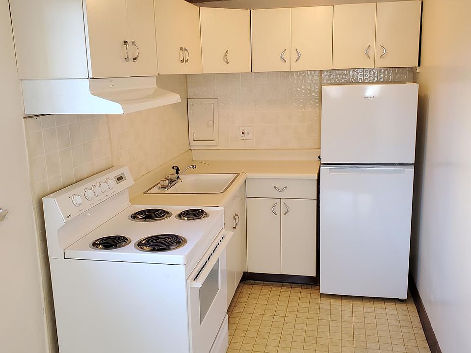 1st image of 925 S Washington St APT 104