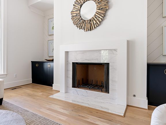 5th image of 909 Viridian Way