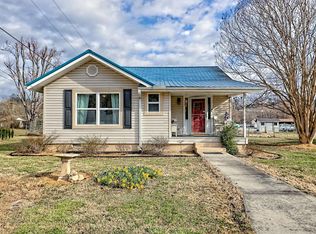 59 Lowell St, Murphy, NC 28906