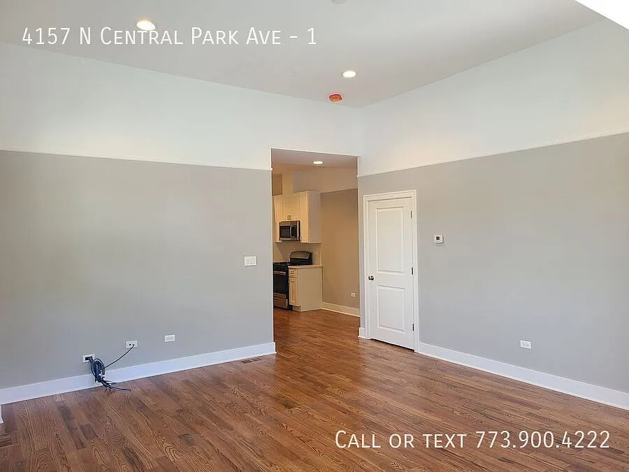 Unique Corner Duplex 2 Bed 1 Bath With Parking Included — Photo 3