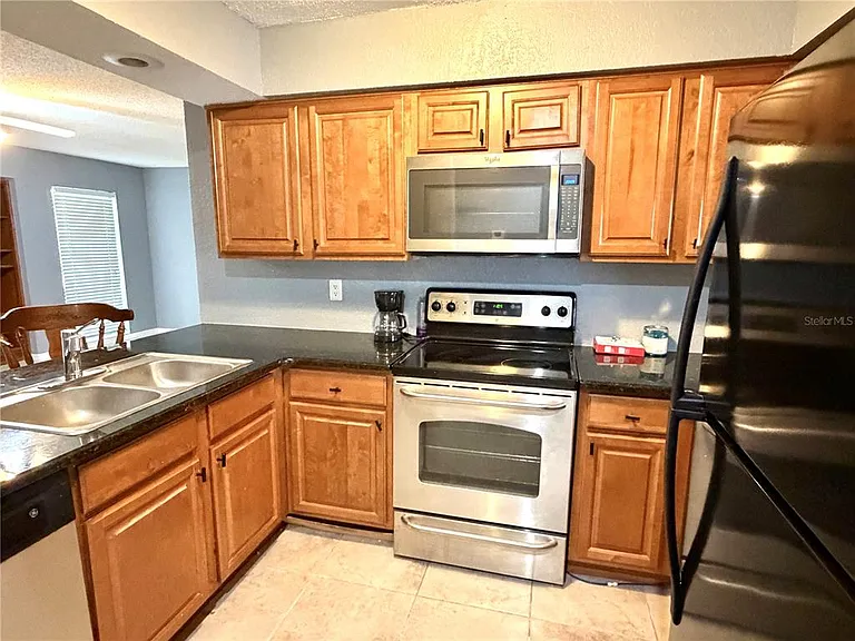 564 Breckenridge Vlg #106 — Photo 5