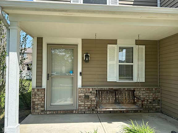 4th image of 9168 Bainbridge Dr