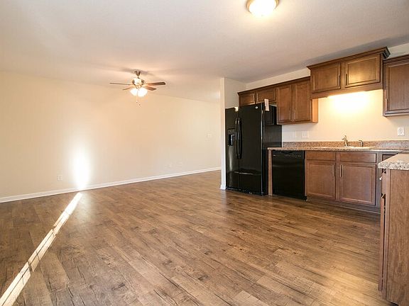 3rd image of 992C S Ash Ridge Dr