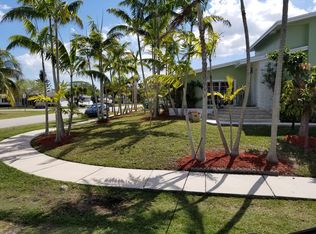 8900 SW 149th Ter, Palmetto Bay, FL 33176