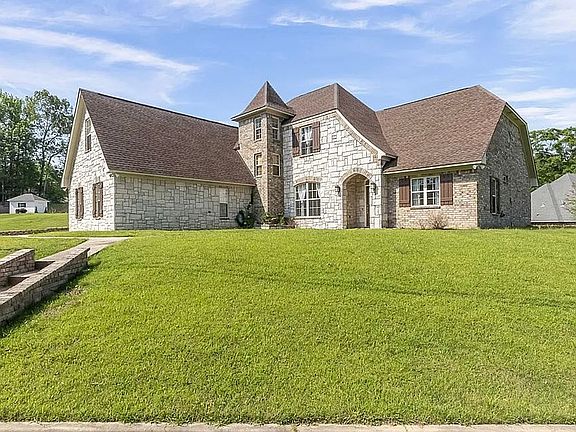 3rd image of 113 Mill Creek Dr
