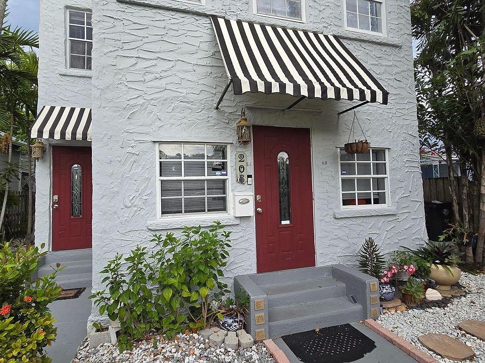 1st image of 208 S M Street