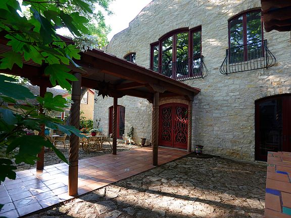 4th image of 518 Sunny Ln