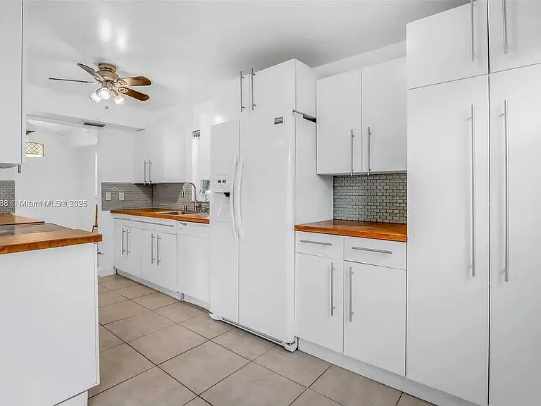 8002 Lagos De Campo Blvd #101 — Photo 9