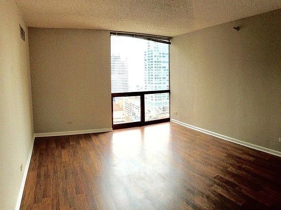 5th image of 200 N Dearborn St Unit 2904