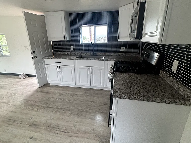 268 E Rolling Hills Dr — Photo 20