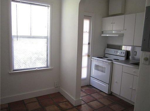 2nd image of 1604 Michigan Ave APT 2