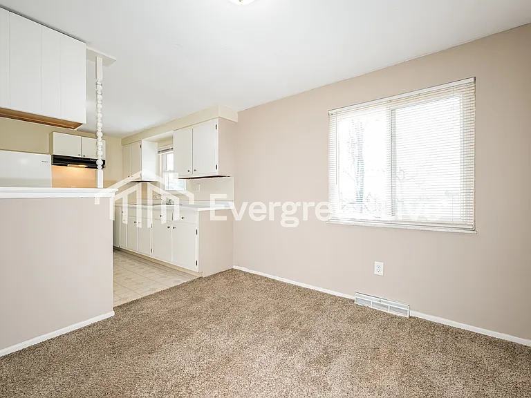 1022 Taylor St — Photo 5