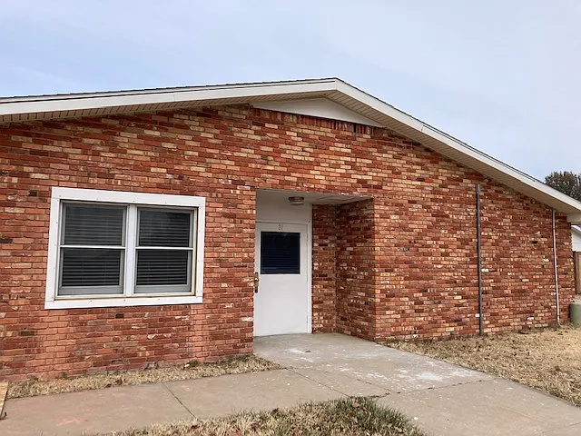 1311 S Douglas Ave — Photo 8