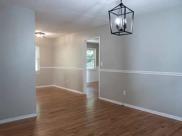 103 Robleigh Dr — Photo 3