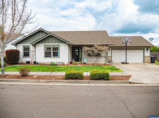 131 W Jadon Dr, Lebanon, OR 97355