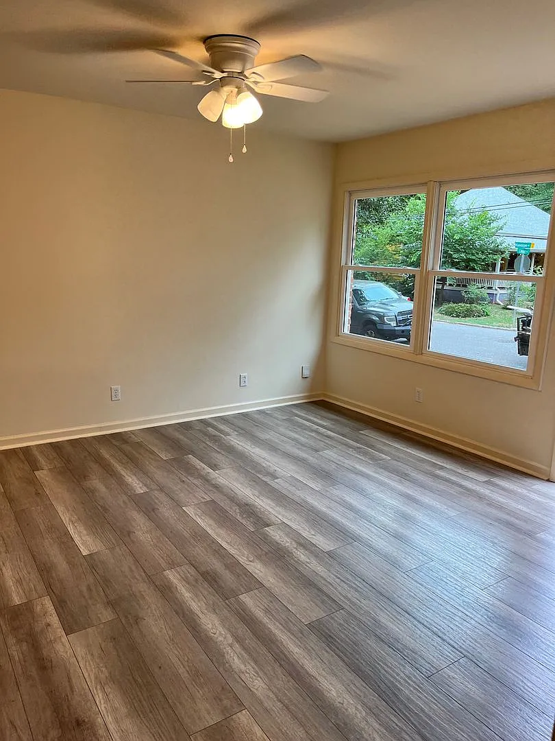 Remodeled 3 Bedroom Home in Boulevard Neighborhood — Photo 2
