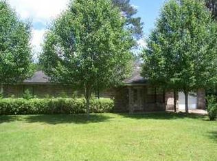 2164 Quinlivan Rd, McComb, MS 39648