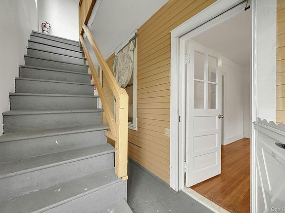 2nd image of 437 Warburton Ave #2