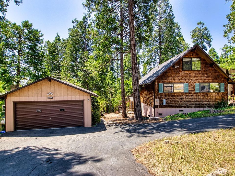 1st image of 20235 Lilac Ln