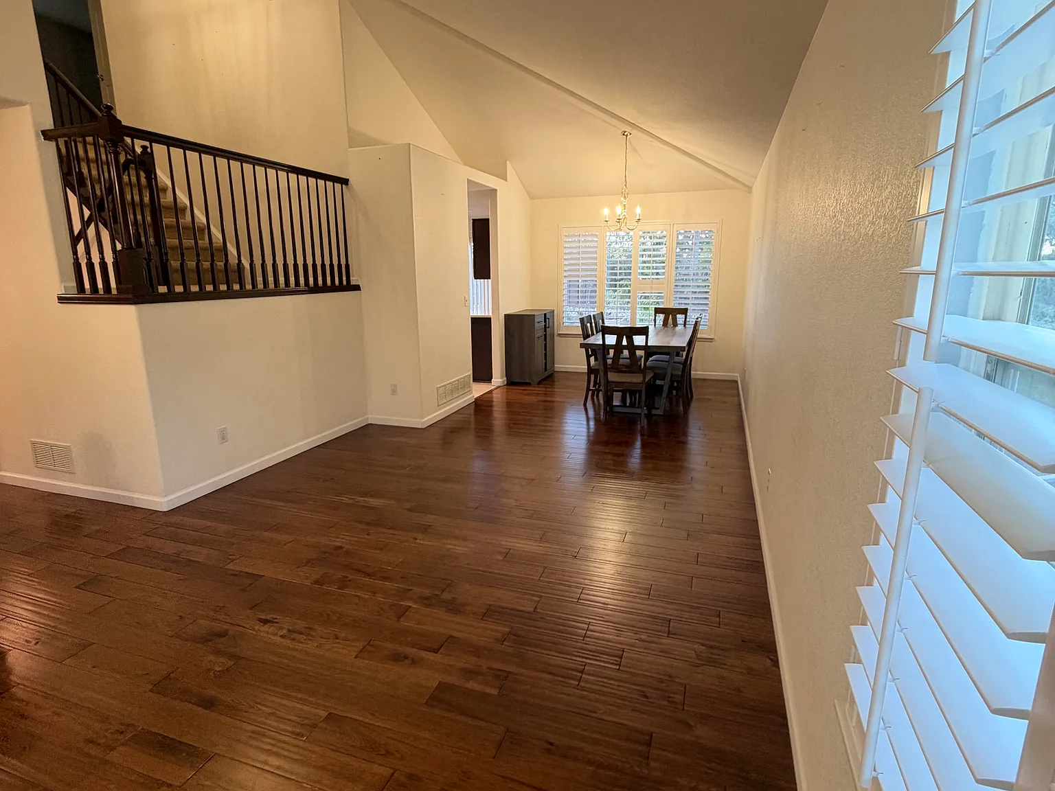 4 bed, 3.5 bath, 3001 sqft, $3,750 — Photo 4