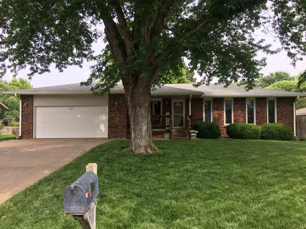 820 S Surrey Ln, Maize, KS 67101