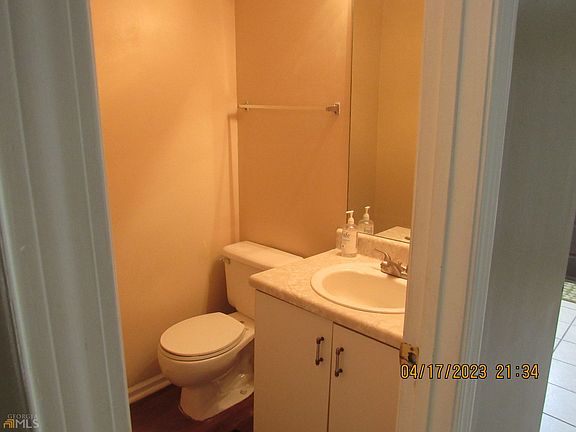2nd image of 1419 Pebble Ridge Ln