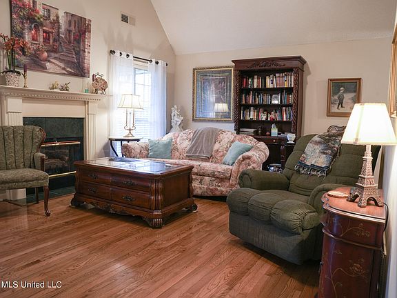 4th image of 5837 Southridge Dr