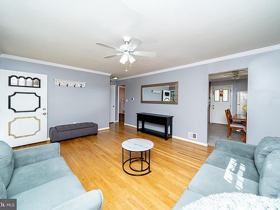 4th image of 1511 Warren Ave