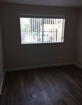 3rd image of 423 14th St APT 2