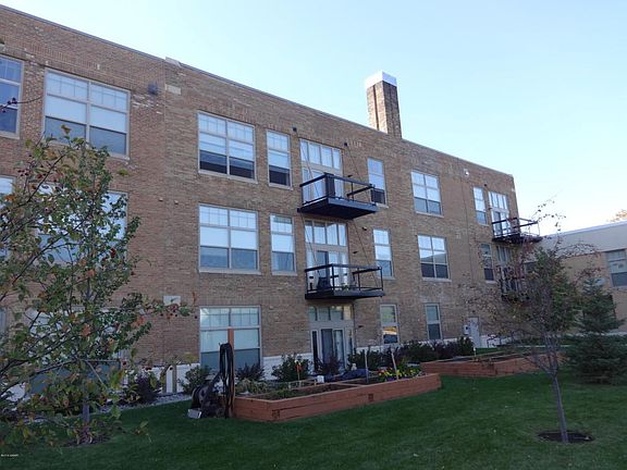 2nd image of 515 Jefferson St APT 213