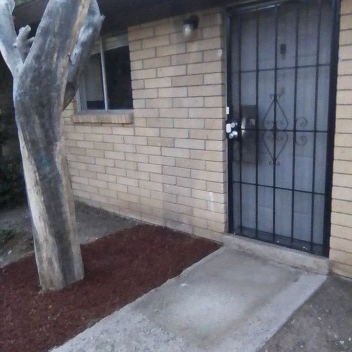 1st image of 541 Palomas Dr SE #B