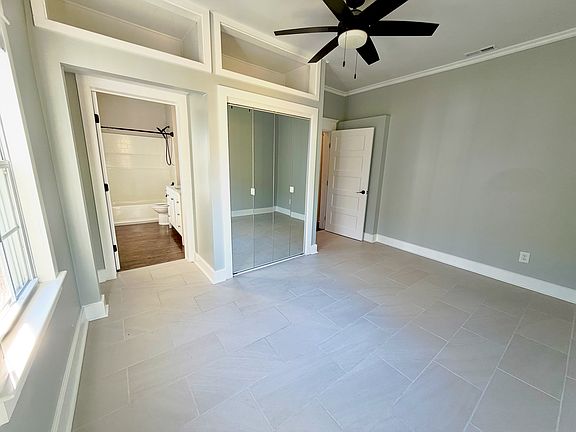 4th image of 1011 Moreland Ave