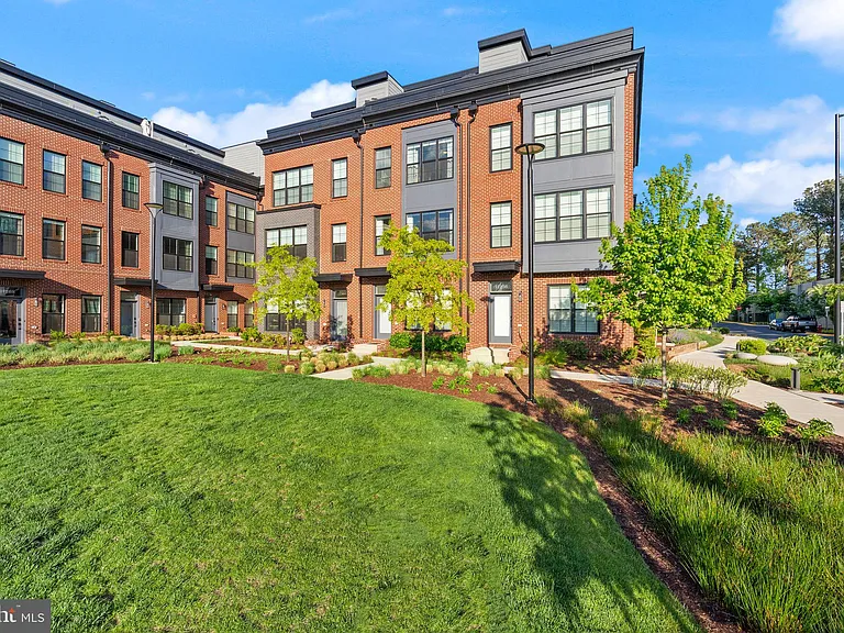 11258 Faraday Park Dr — Photo 43