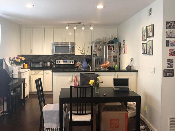 4th image of 423 E Latimer Ave