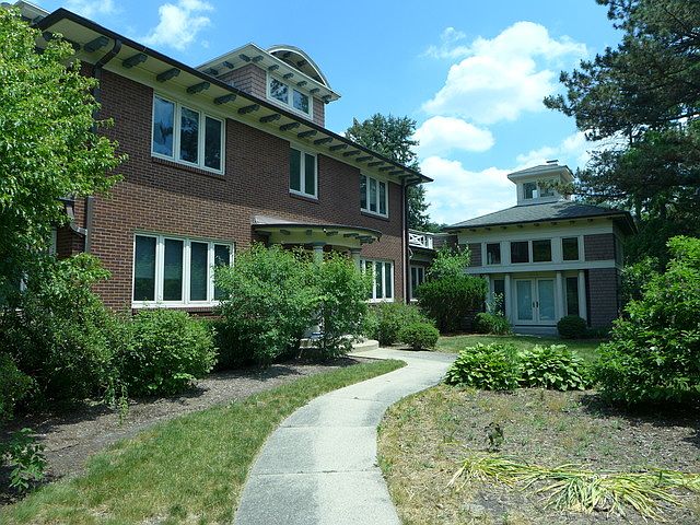 1st image of 939 Lathrop Ave