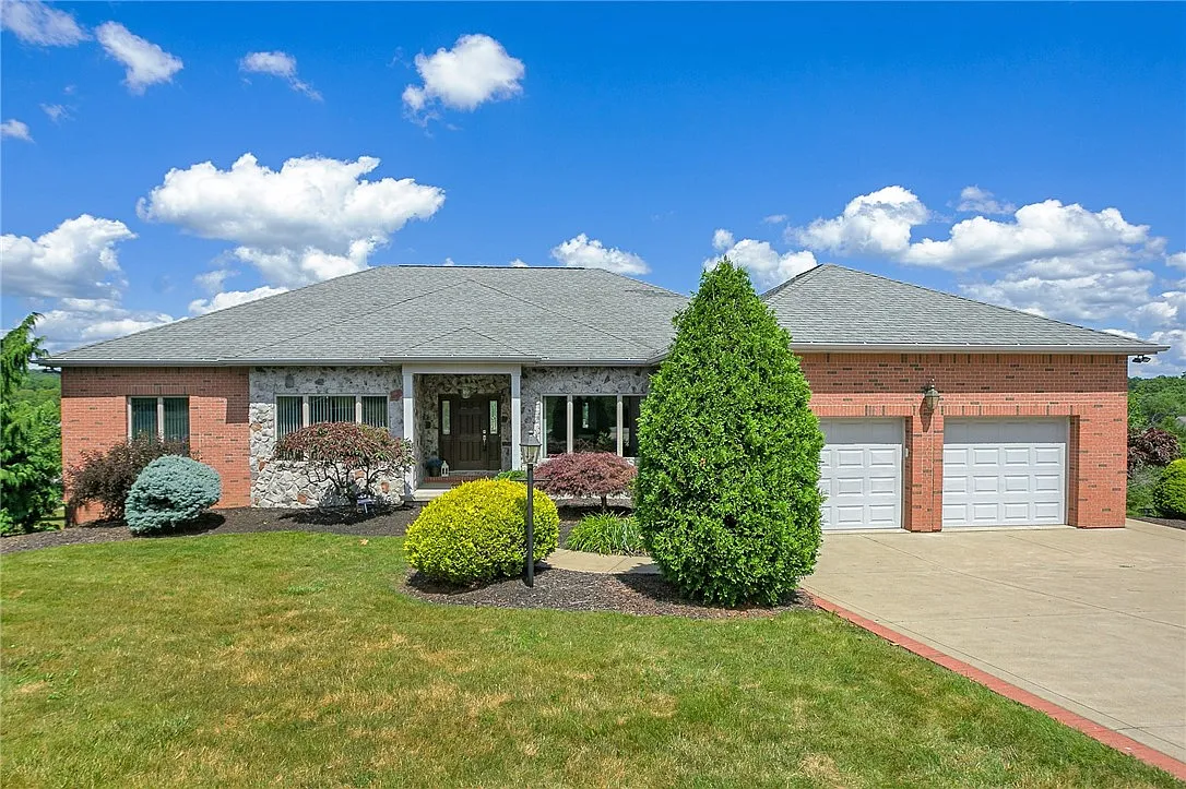 1312 Pinecrest Dr photo 1