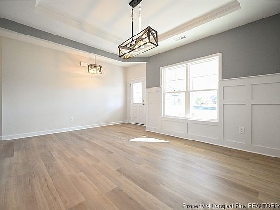 4th image of 638 Amusement Dr