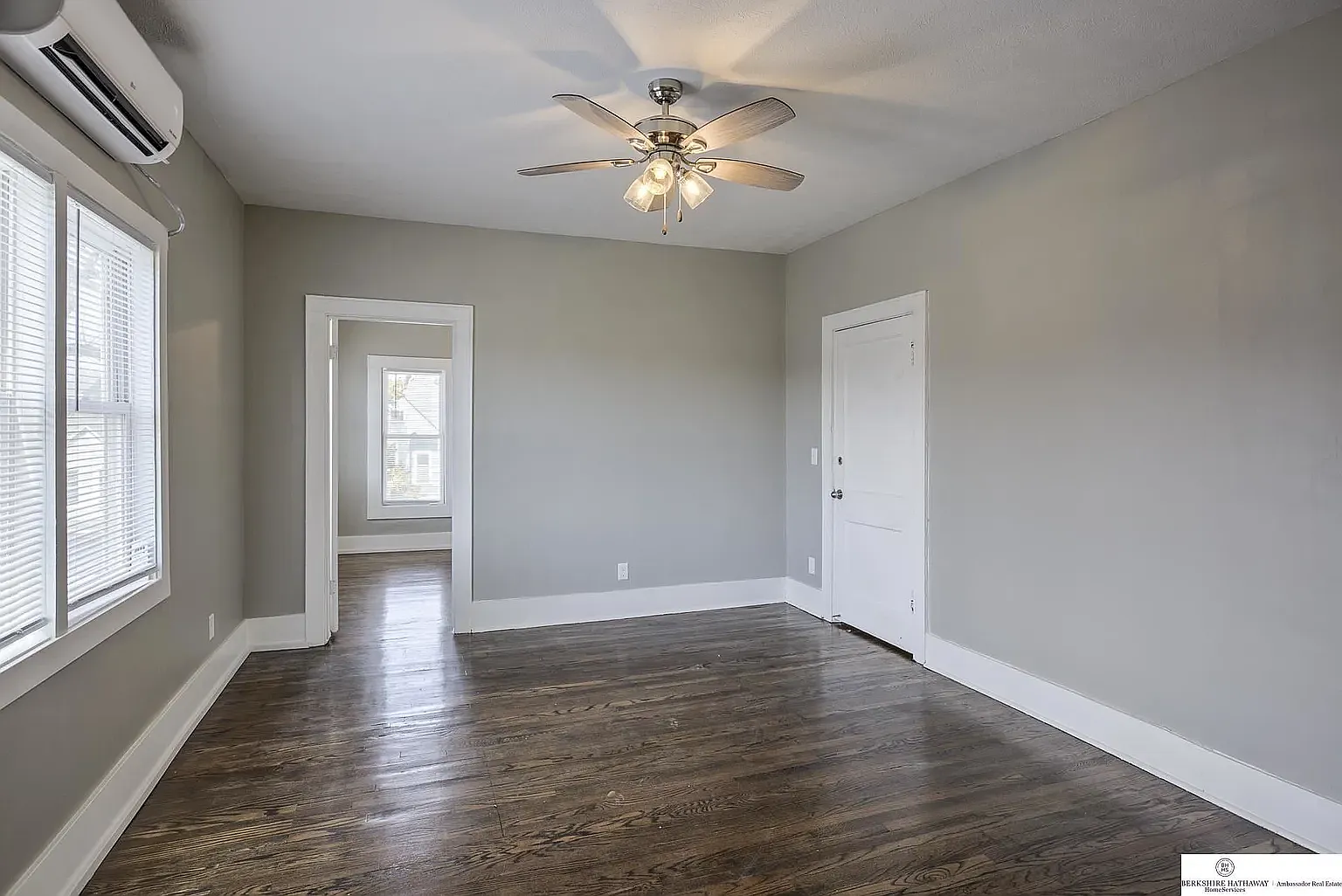 4915 Davenport St — Photo 3