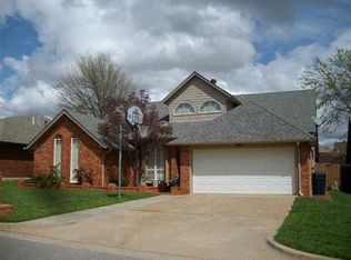 516 Greenfield Dr, Yukon, OK 73099