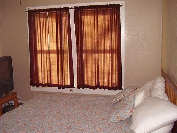 4th image of 507 Saint Michael St