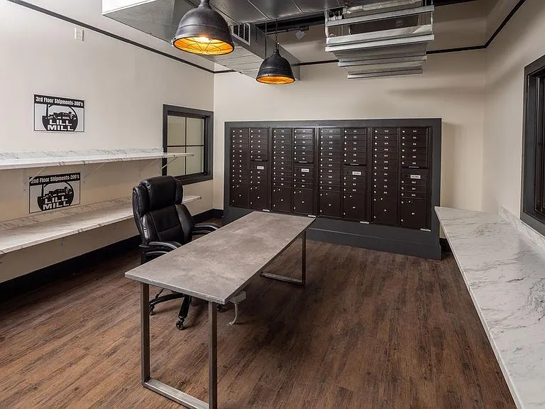 200F Barrett St #322 — Photo 8