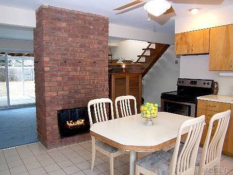 2nd image of 36 Rosewood Ln
