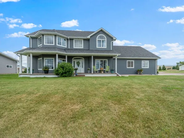 102 W 2nd St, Graceville, MN 56240