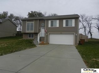 2906 Yorktown St, Bellevue, NE 68123
