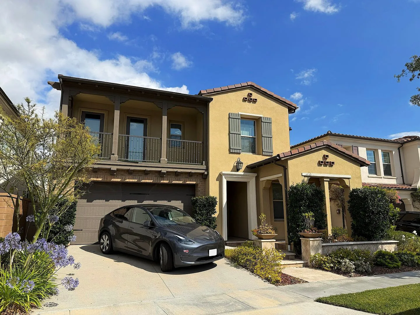 $1000 Off First Month! Gorgeous 4 Bed 3 Bath In The Desired Portola Springs — Photo 1