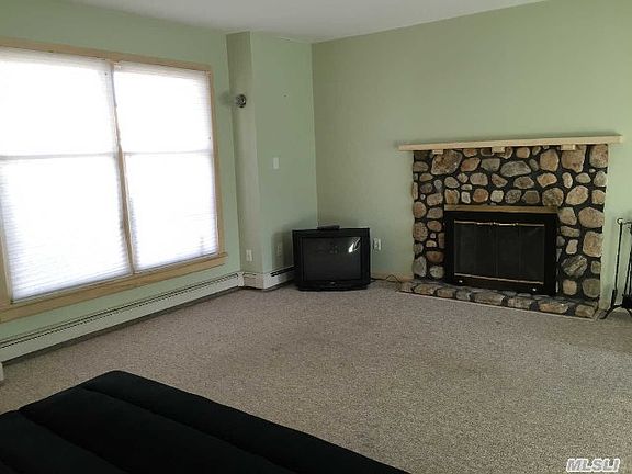5th image of 115 Coronado St